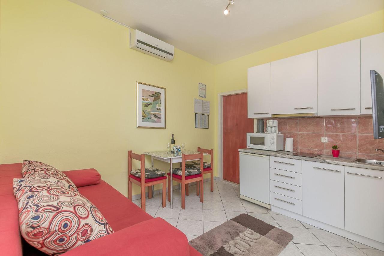 Apartments Zdenka أوميس المظهر الخارجي الصورة