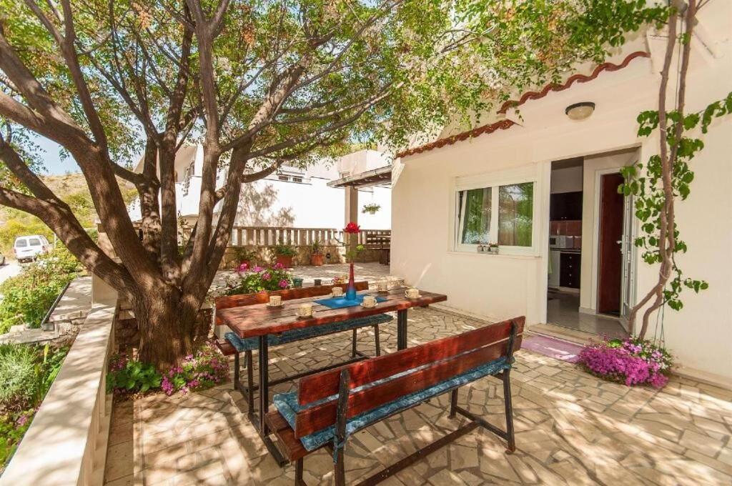 Apartments Zdenka أوميس المظهر الخارجي الصورة