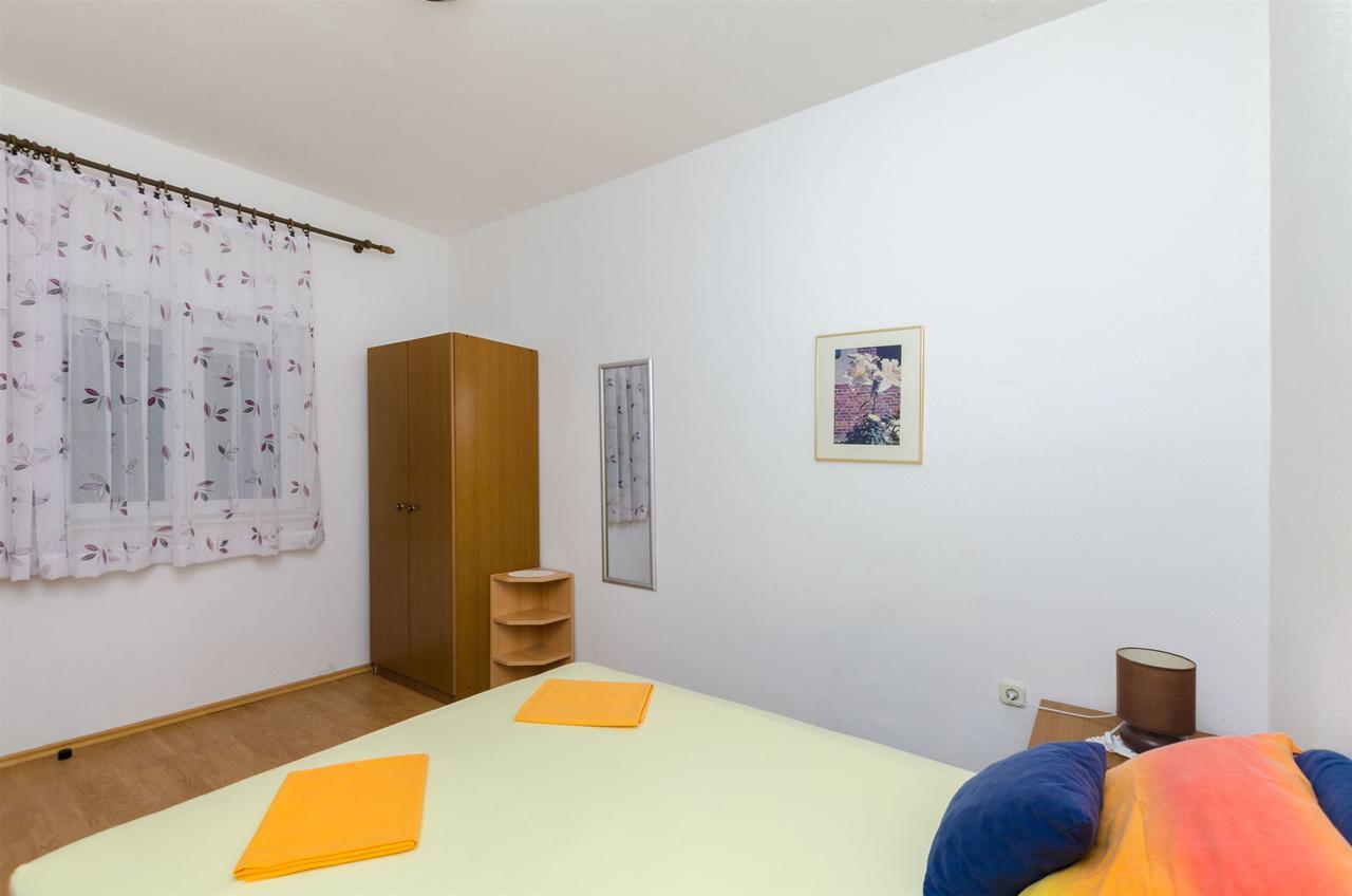Apartments Zdenka أوميس المظهر الخارجي الصورة