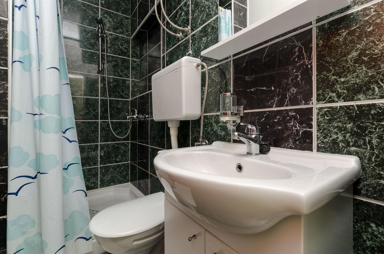 Apartments Zdenka أوميس المظهر الخارجي الصورة
