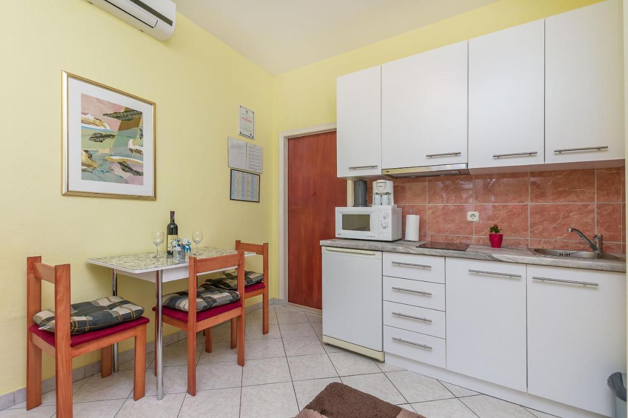 Apartments Zdenka أوميس المظهر الخارجي الصورة